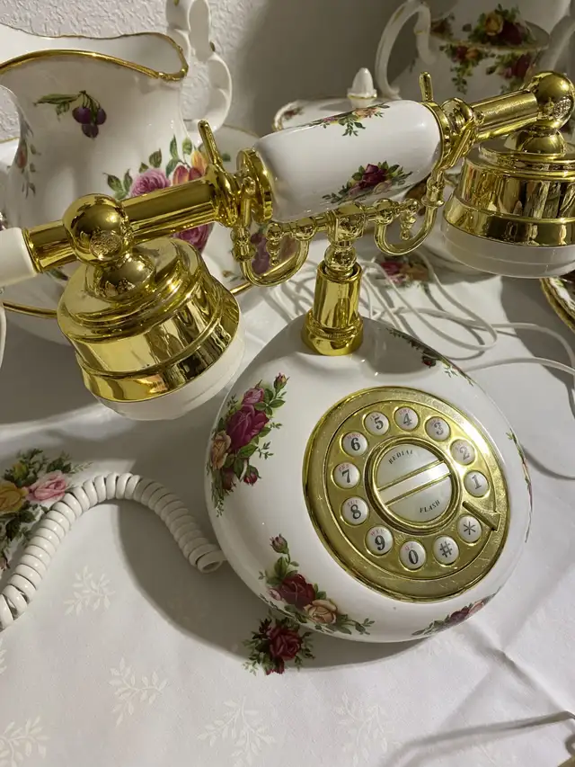 Candlestick Phone Old Country Roses