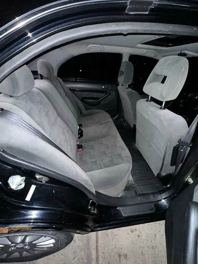 5 Speed 2005 Acura EL - Photo 7