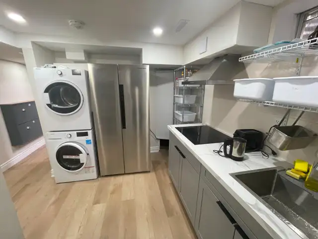 Room with a private bathroom for rent close to UW & WLU - Photo 5