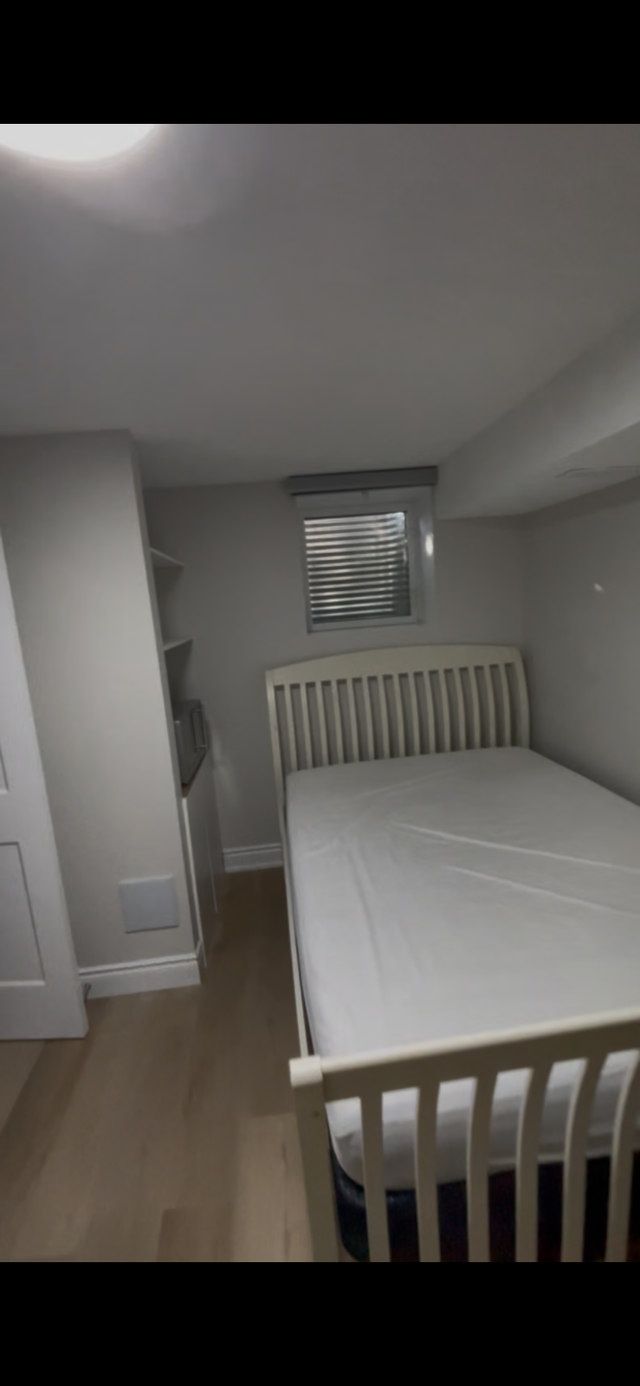 Room with a private bathroom for rent close to UW & WLU - Photo 6