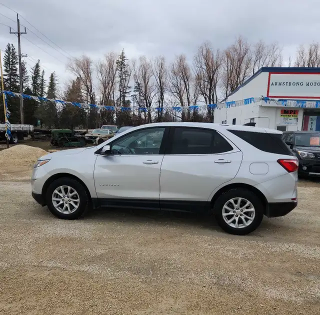 2019 Chevrolet Equinox LT All Wheel Drive - Photo 2
