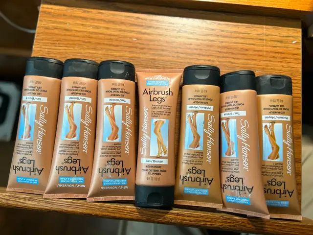 NEW Sally Hansen - Airbrush Legs®, lightweight leg makeup,