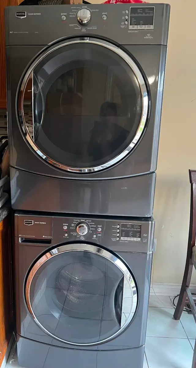 Private room shared wash room available May 1 - Photo 6