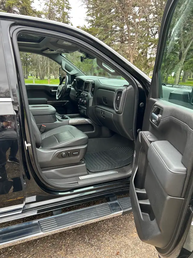 2021 Chevrolet Silverado 1500 LTZ - Photo 15