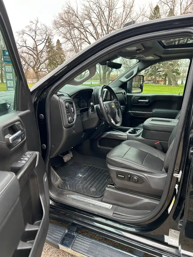 2021 Chevrolet Silverado 1500 LTZ - Photo 16