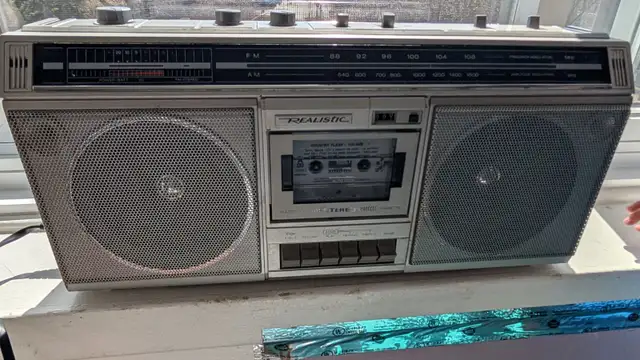 Boombox Realistic SCR-10