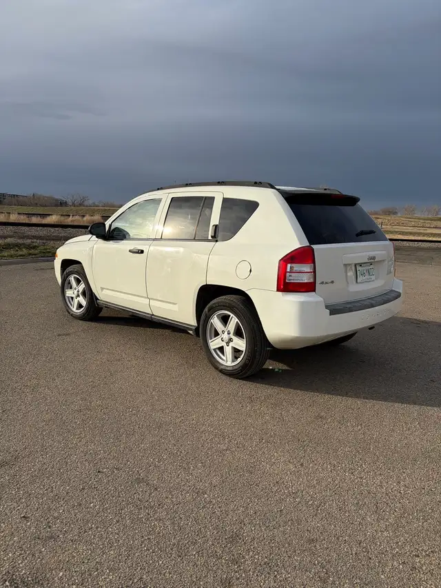 2007 Jeep compass 4x4 - Photo 3