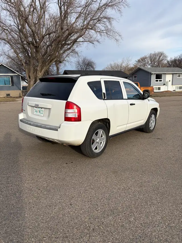 2007 Jeep compass 4x4 - Photo 4