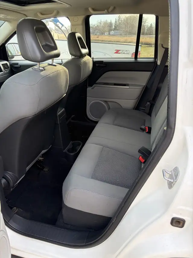 2007 Jeep compass 4x4 - Photo 7