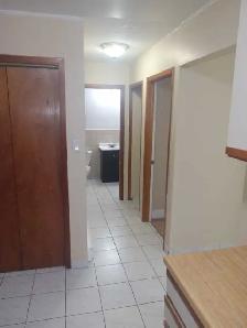 2 bed, 2 bathroom, 30 foot balcony. Central Stoney Creek - Photo 2