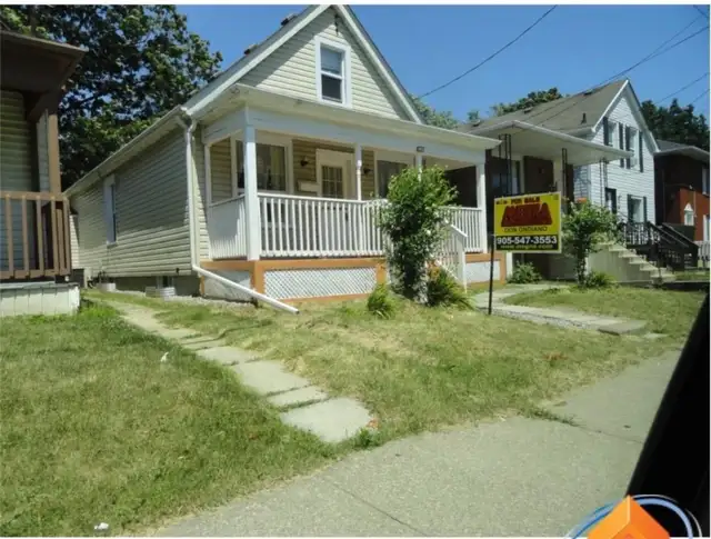 room sublet available near McMaster - Photo 2