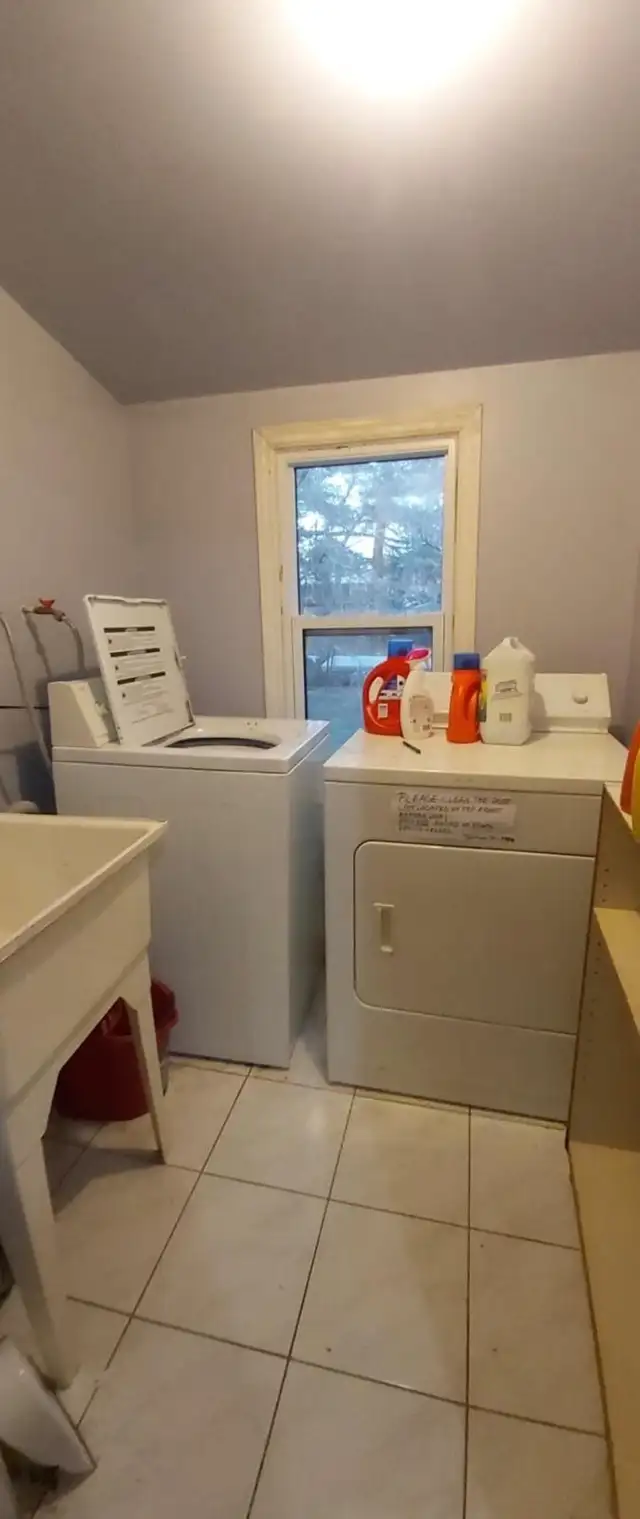 room sublet available near McMaster - Photo 8