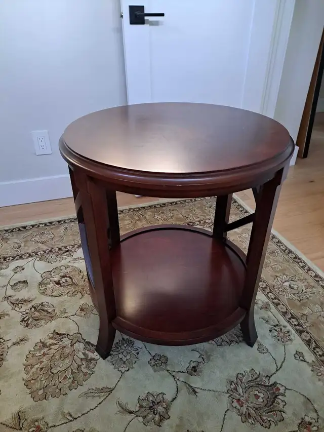 Round Side Table