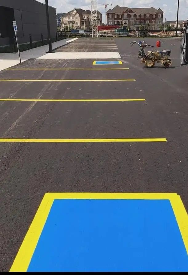 Driveway sealing - line painting - cut patch asphalt repair - Photo 2