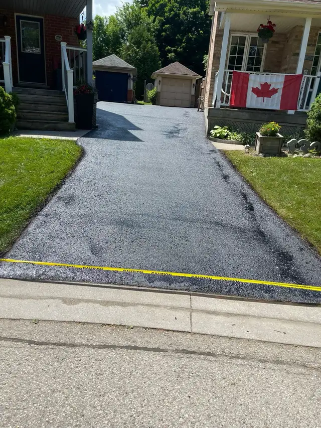 Driveway sealing - line painting - cut patch asphalt repair - Photo 9