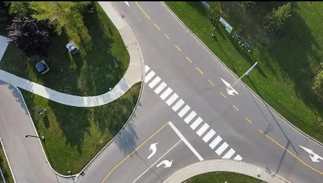 Driveway sealing - line painting - cut patch asphalt repair - Photo 10