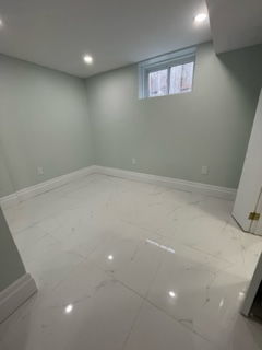 Duplex unit -2 Bedrooms, 2 bathrooms, 2 parking & laundry. - Photo 6