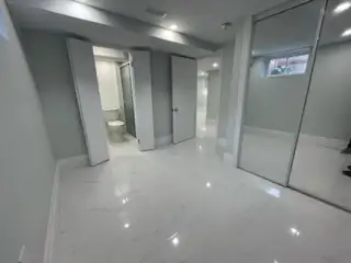 Duplex unit -2 Bedrooms, 2 bathrooms, 2 parking & laundry. - Photo 7