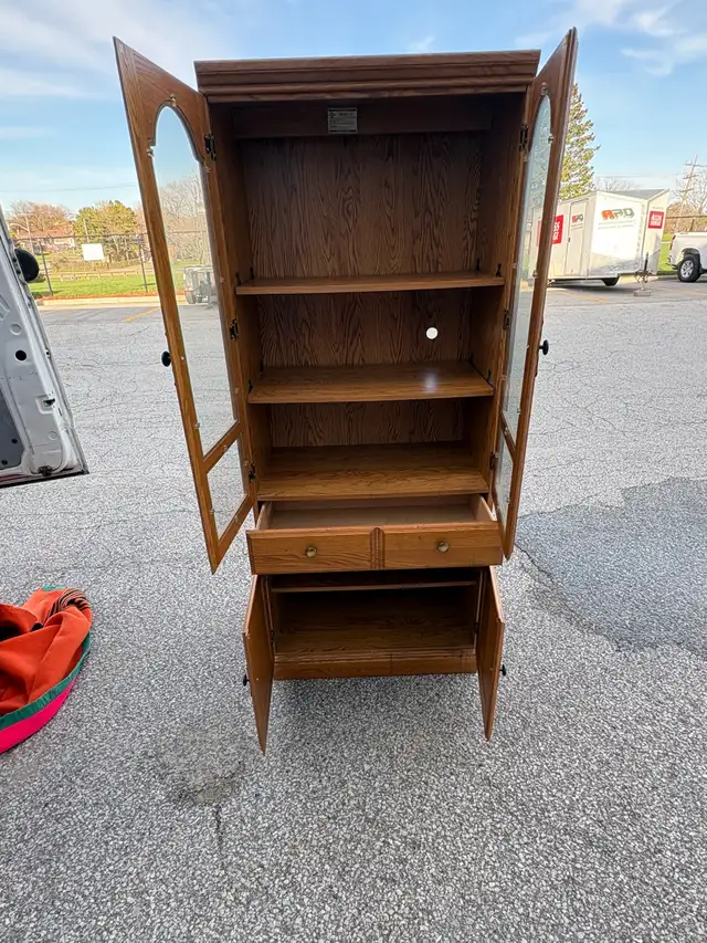 Free delivery used Oak Display Cabinet with Glass Doors - Photo 8