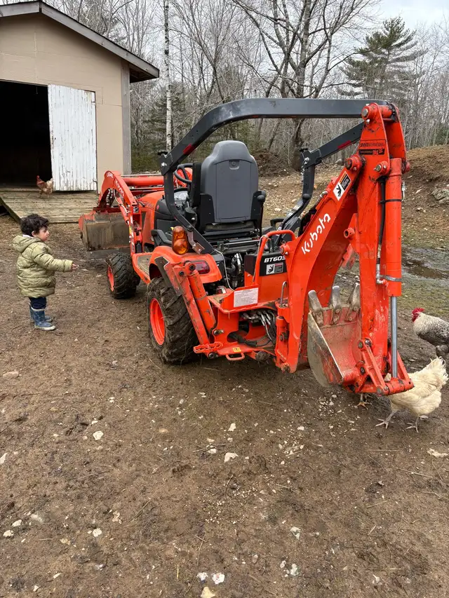 Kubota Tractor - Photo 2
