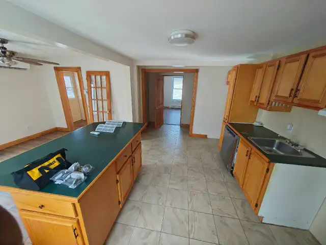 5 1/2 a louer 102 bowen N. - Photo 2