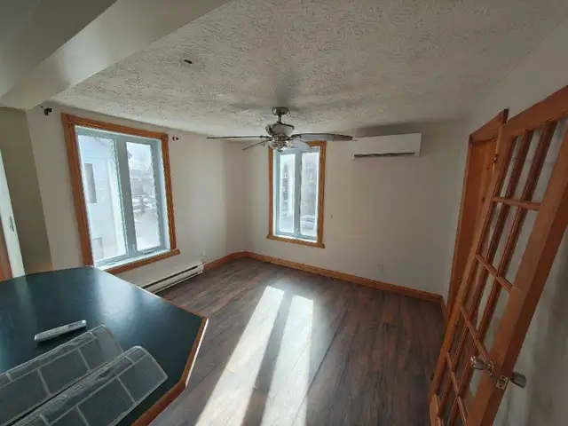 5 1/2 a louer 102 bowen N. - Photo 3