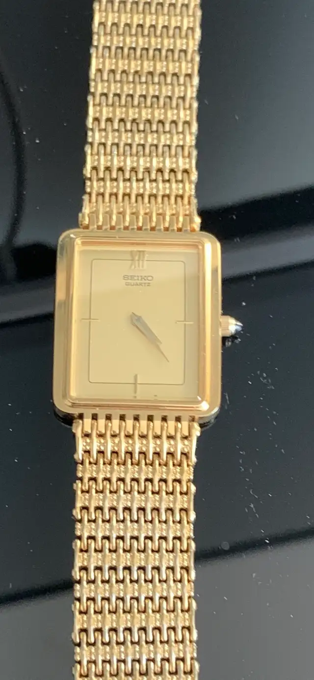 Seiko quartz battery watch