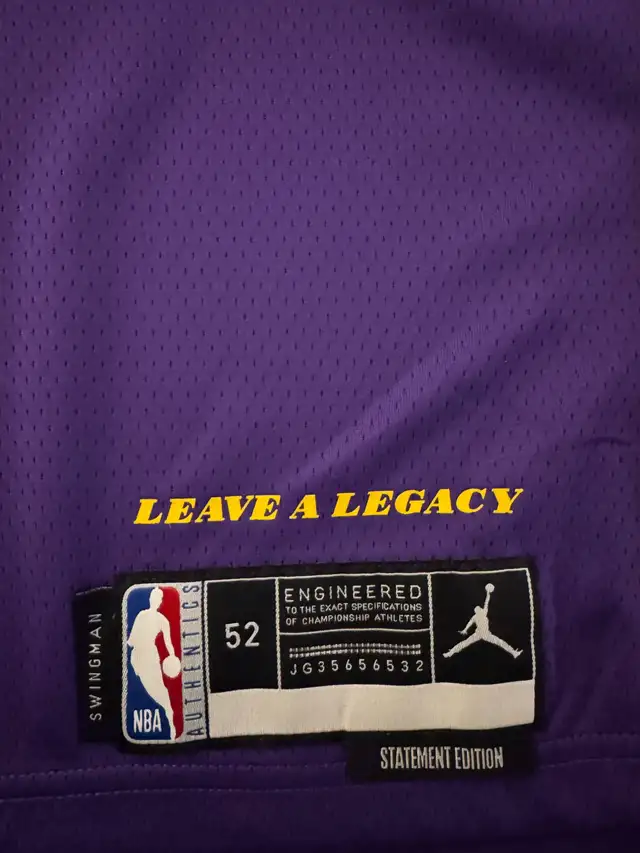 LeBron James Jersey - Photo 3