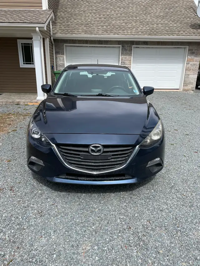 2014 Mazda 3 GS Hatchback - Photo 2