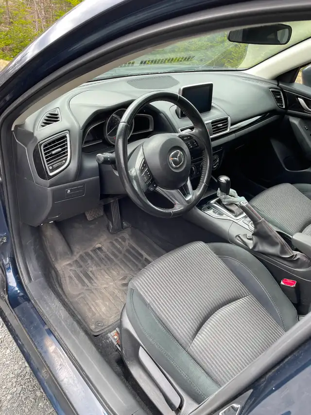 2014 Mazda 3 GS Hatchback - Photo 4