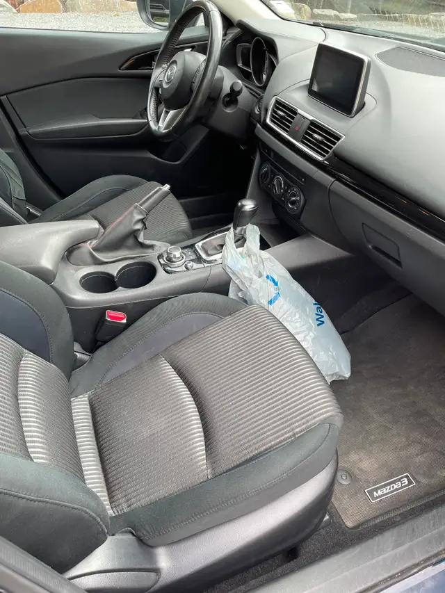 2014 Mazda 3 GS Hatchback - Photo 8
