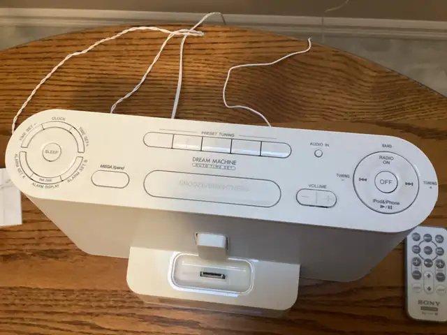 Sony FM/AM Clock Radio with Remote - Photo 2