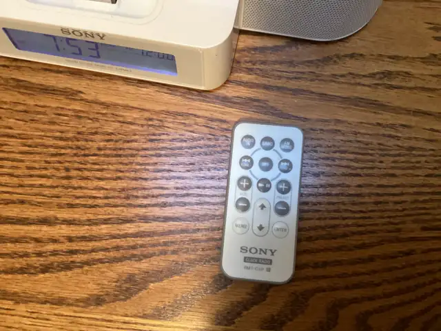 Sony FM/AM Clock Radio with Remote - Photo 3