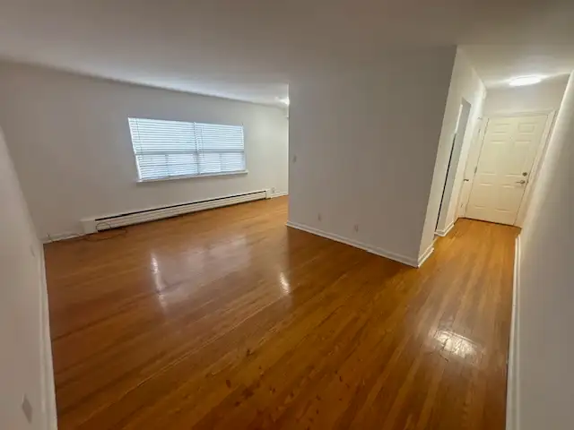 Toronto 2 Bedroom Apartment $1795   $75 for Parking