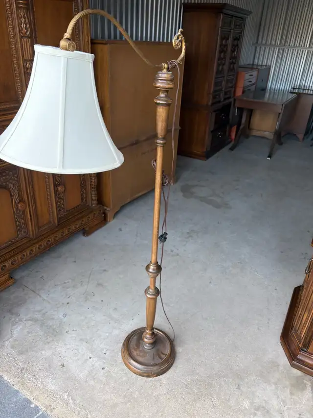 Free delivery used Vintage Wooden Floor Lamp with Cream Shade - Photo 3