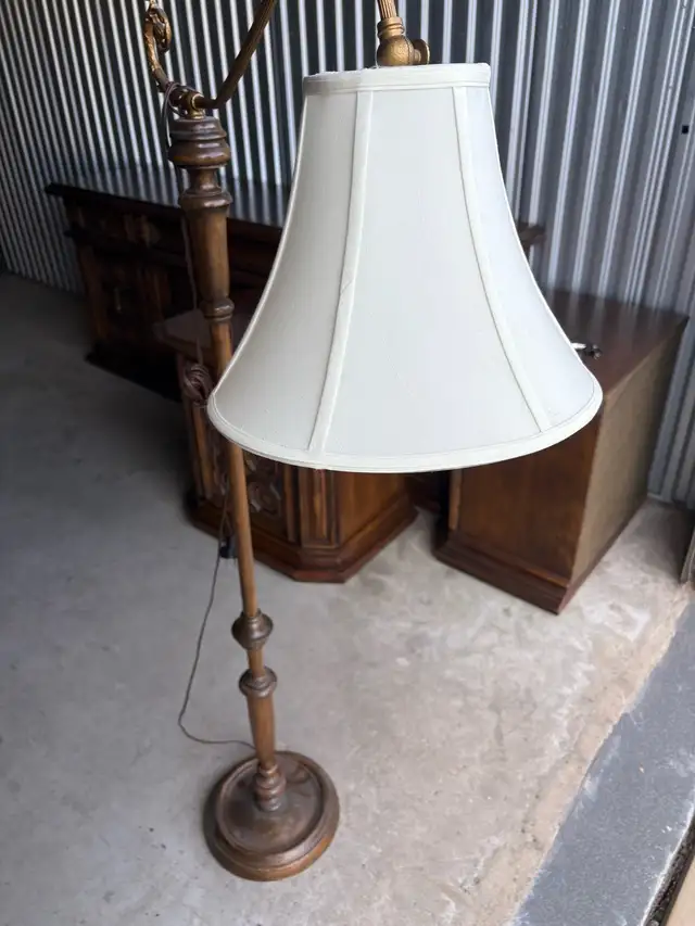 Free delivery used Vintage Wooden Floor Lamp with Cream Shade - Photo 5