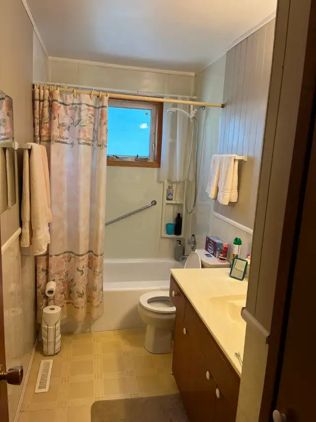 2 Bedroom, 1 bathroom house for sale in Selkirk, Mb - Photo 13