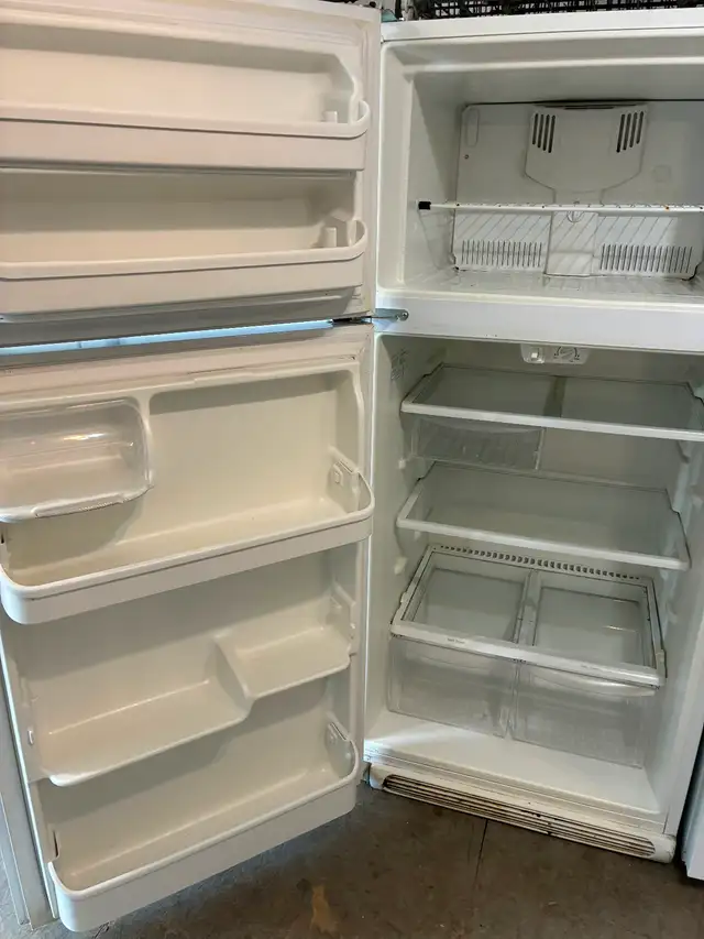 Fridges $600 tax in 1 year warranty  local delivery included - Photo 8