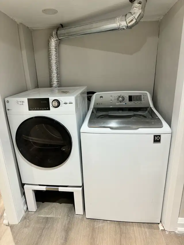 4 Bedroom 2 Full Bath Walkout Basement - Photo 3