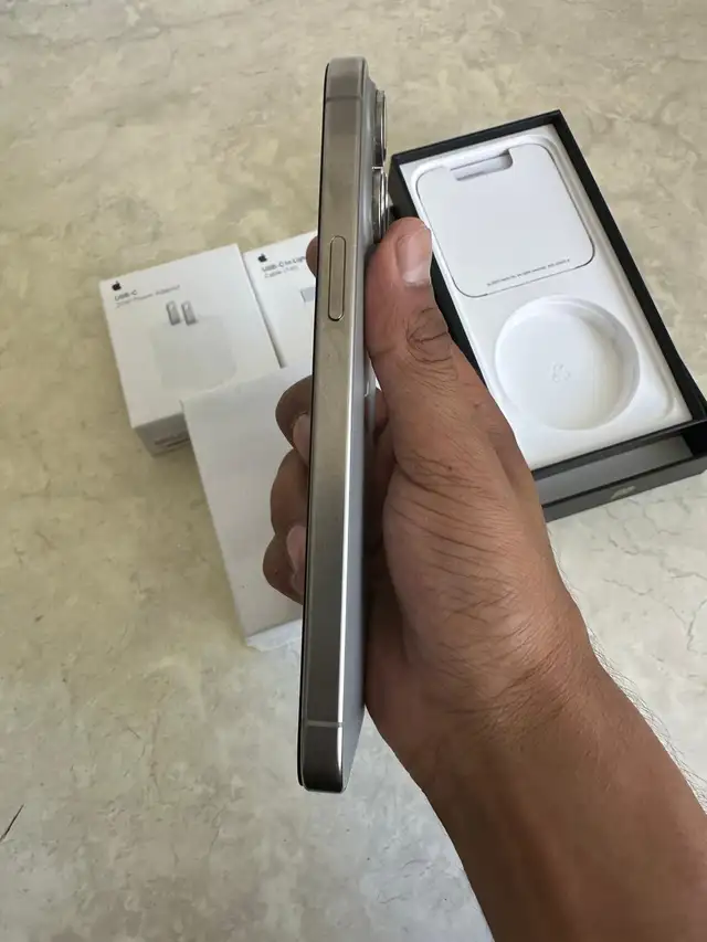 iPhone 15 pro max 256 gb 82% battery Airpods Pkg/Delivery - Photo 4