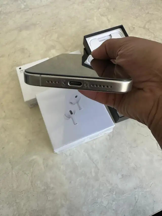 iPhone 15 pro max 256 gb 82% battery Airpods Pkg/Delivery - Photo 6