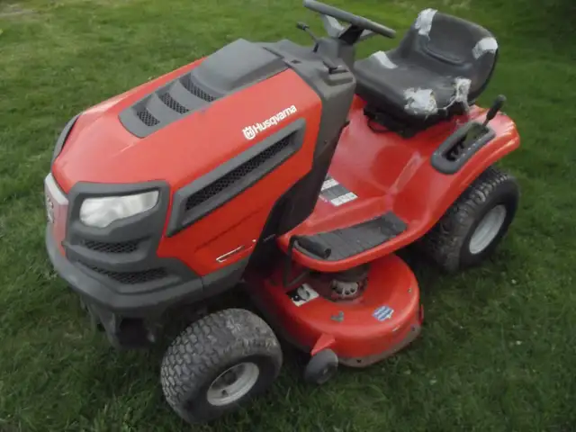 Husqvarna YTA 19K42 Riding Lawn Mower - Photo 3