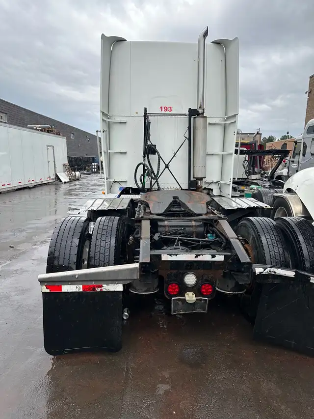 1996 Freightliner FLD 120 – Detroit Series 60 | 13 Speed | Fresh - Photo 2