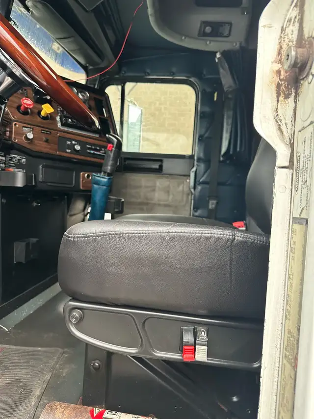 1996 Freightliner FLD 120 – Detroit Series 60 | 13 Speed | Fresh - Photo 6