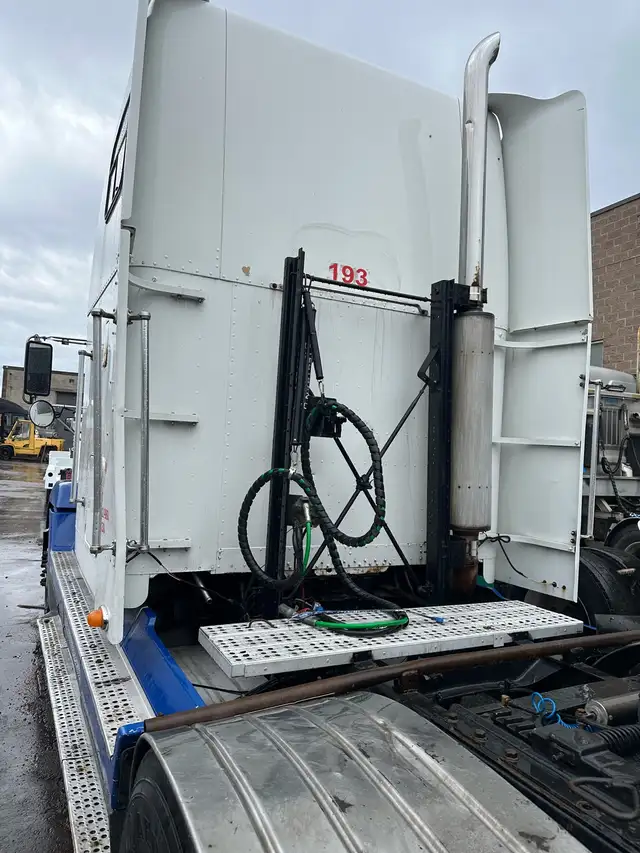 1996 Freightliner FLD 120 – Detroit Series 60 | 13 Speed | Fresh - Photo 8