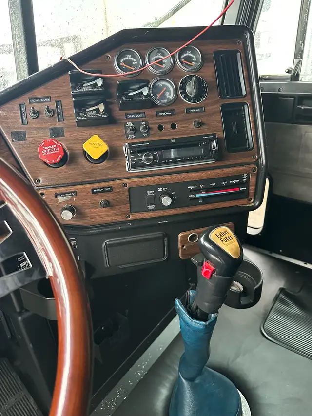 1996 Freightliner FLD 120 – Detroit Series 60 | 13 Speed | Fresh - Photo 9