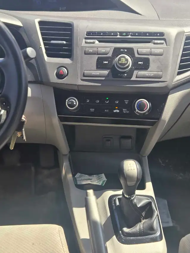 2012 Hoda Civic Lx 4dr. Manual 5 speed 206106km - Photo 5