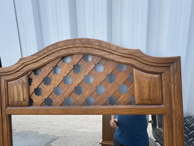 Free delivery used Vintage Wooden Arched Mirror - Photo 6