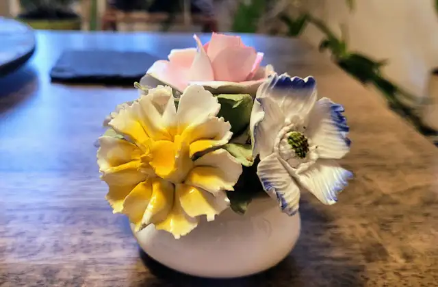 Royale Stratford Flower Bouquet - Photo 4