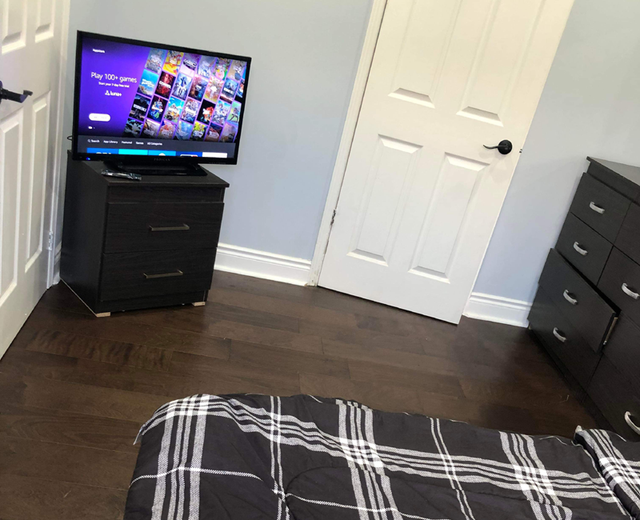 Furnished Room in Pickering on 2nd Floor of a House for Rent - Photo 2